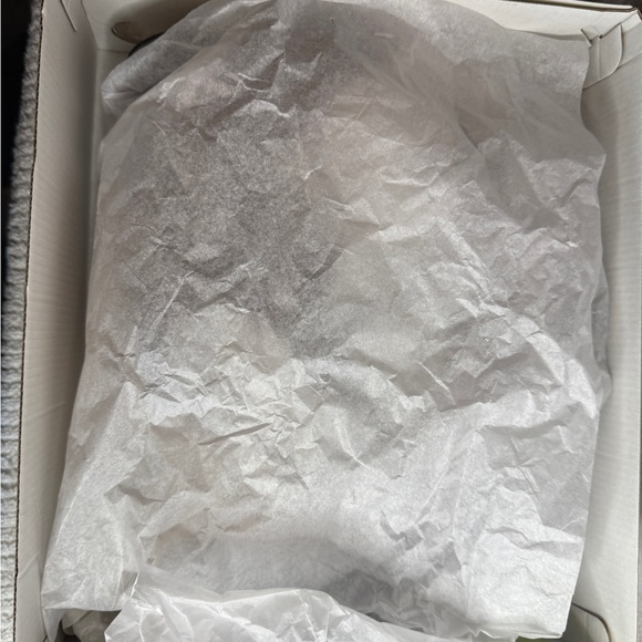 Brand new Guess black high heel - Picture 7 of 9